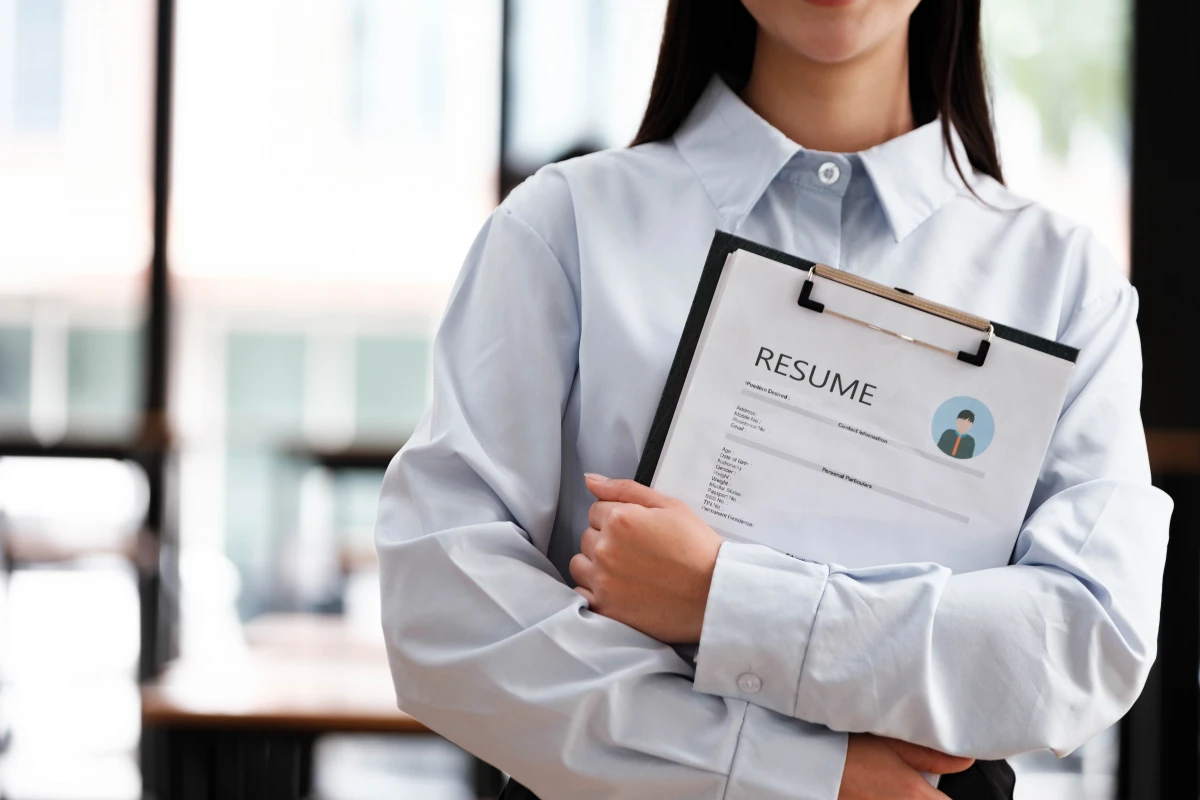 Comment Structurer un CV pour un Cadre Senior : Conseils et Stratégies